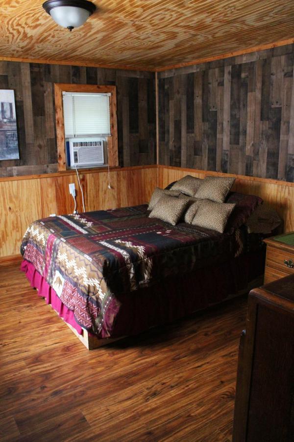 Berry Creek Cabins Hotel Isabel ภายนอก รูปภาพ
