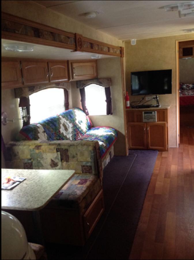 Berry Creek Cabins Hotel Isabel ภายนอก รูปภาพ